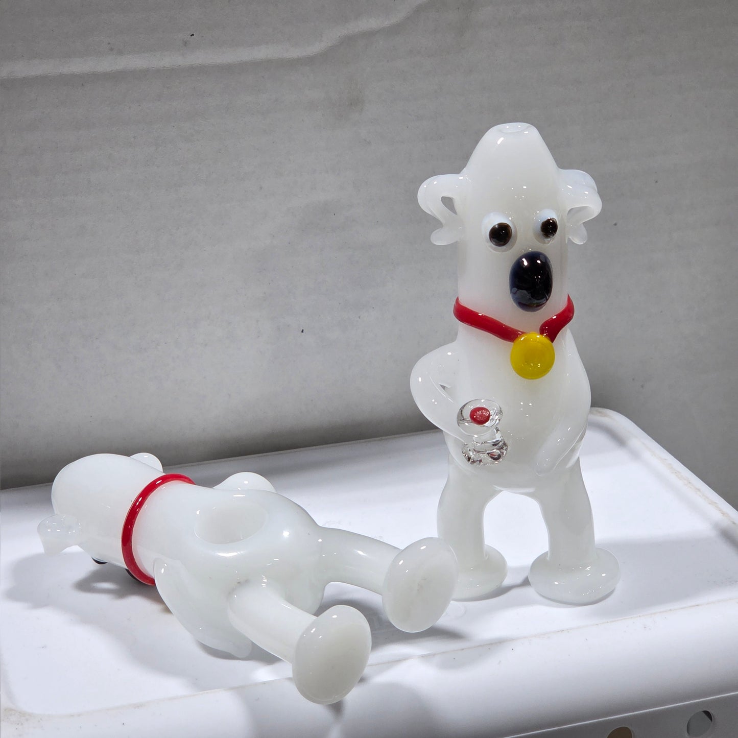 Glass Pipe Art White Puppy | Item No: 3252