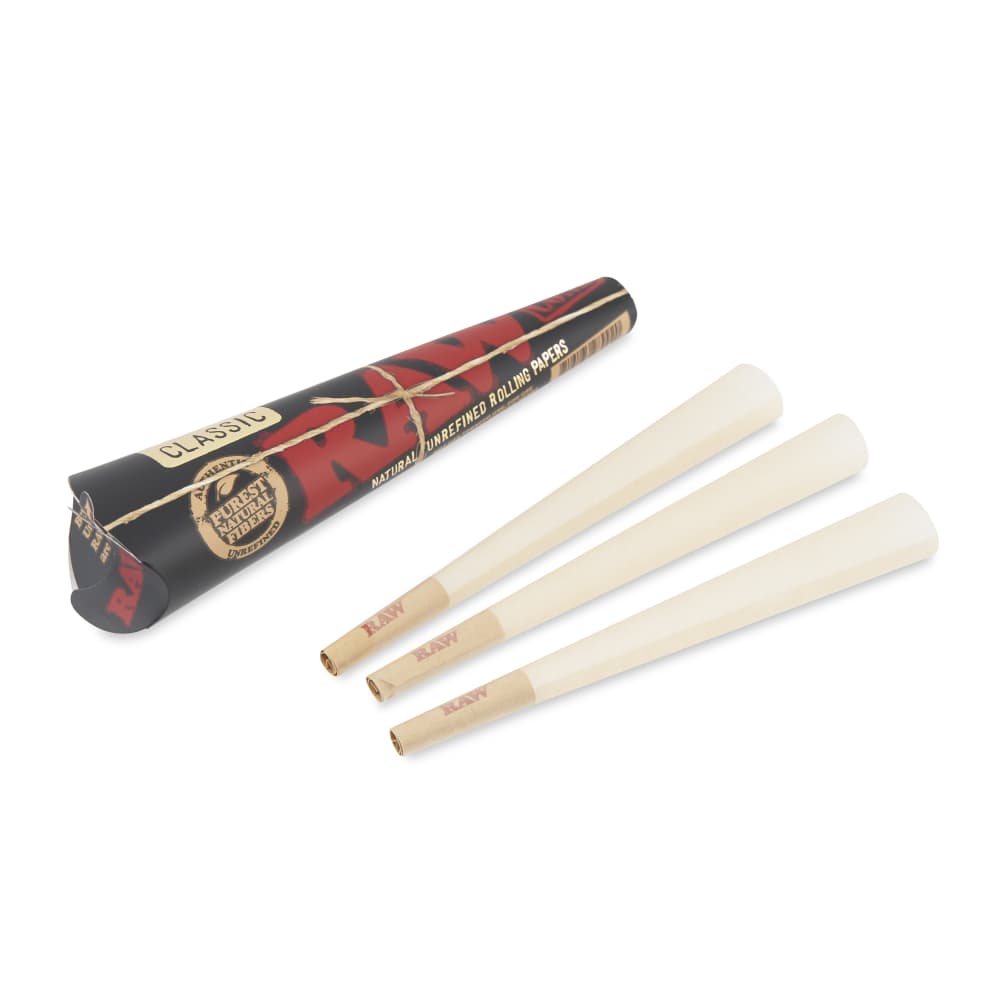 RAW Classic Black King Size 3pk Cones POP- 32ct | Item No: 3304